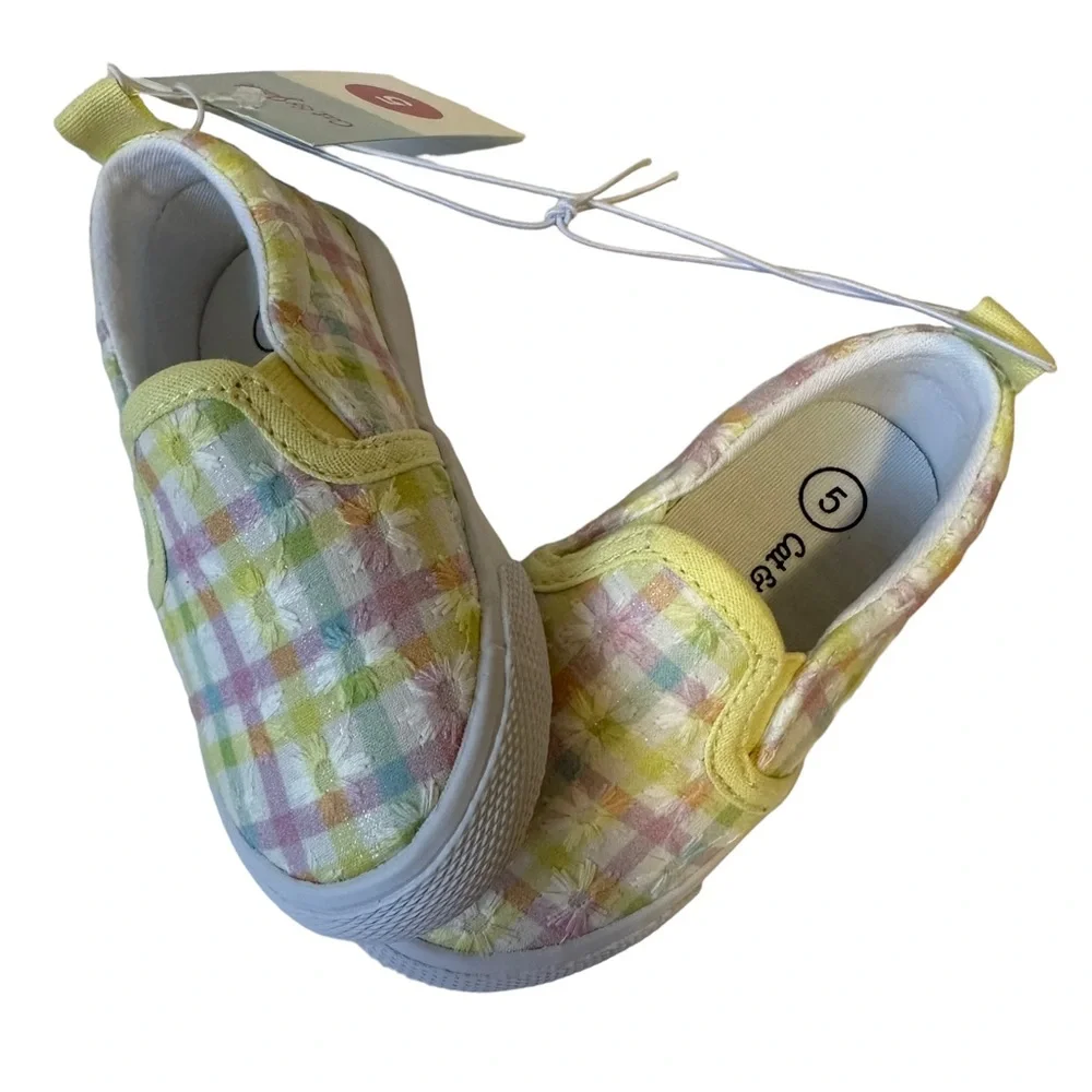 NWT Cat & Jack slip on Keagan Sneakers. Pastel colors in background.